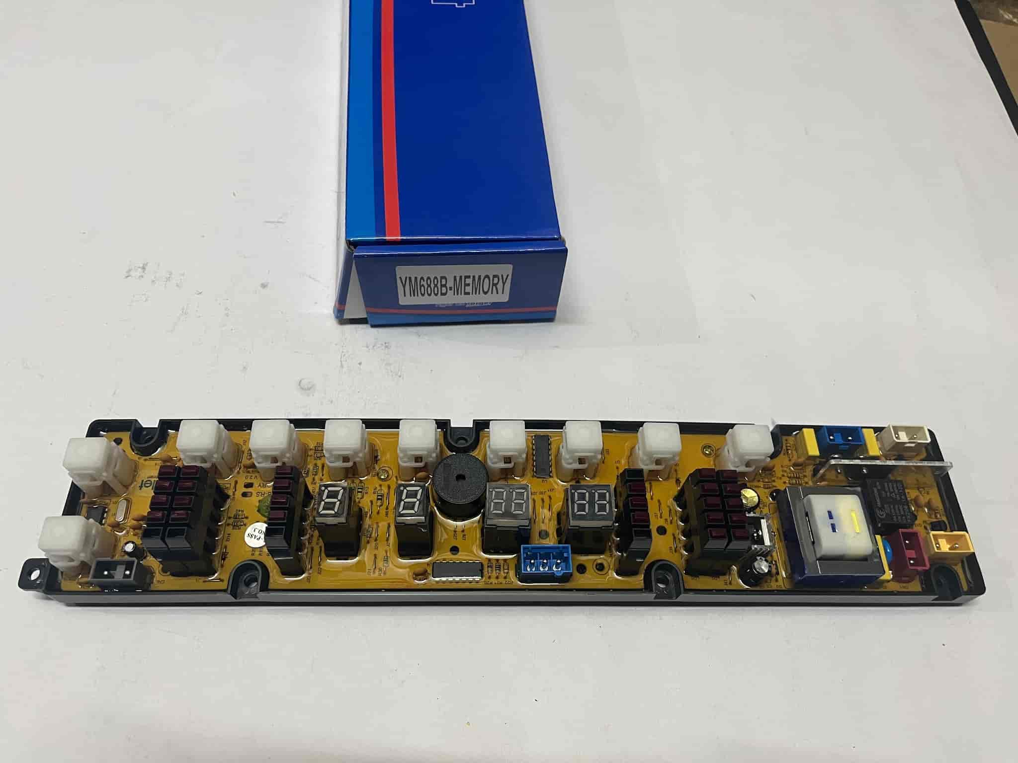 PCB 10ms Vcon 25Led 88 88 8 8 Display+Memory YM688B