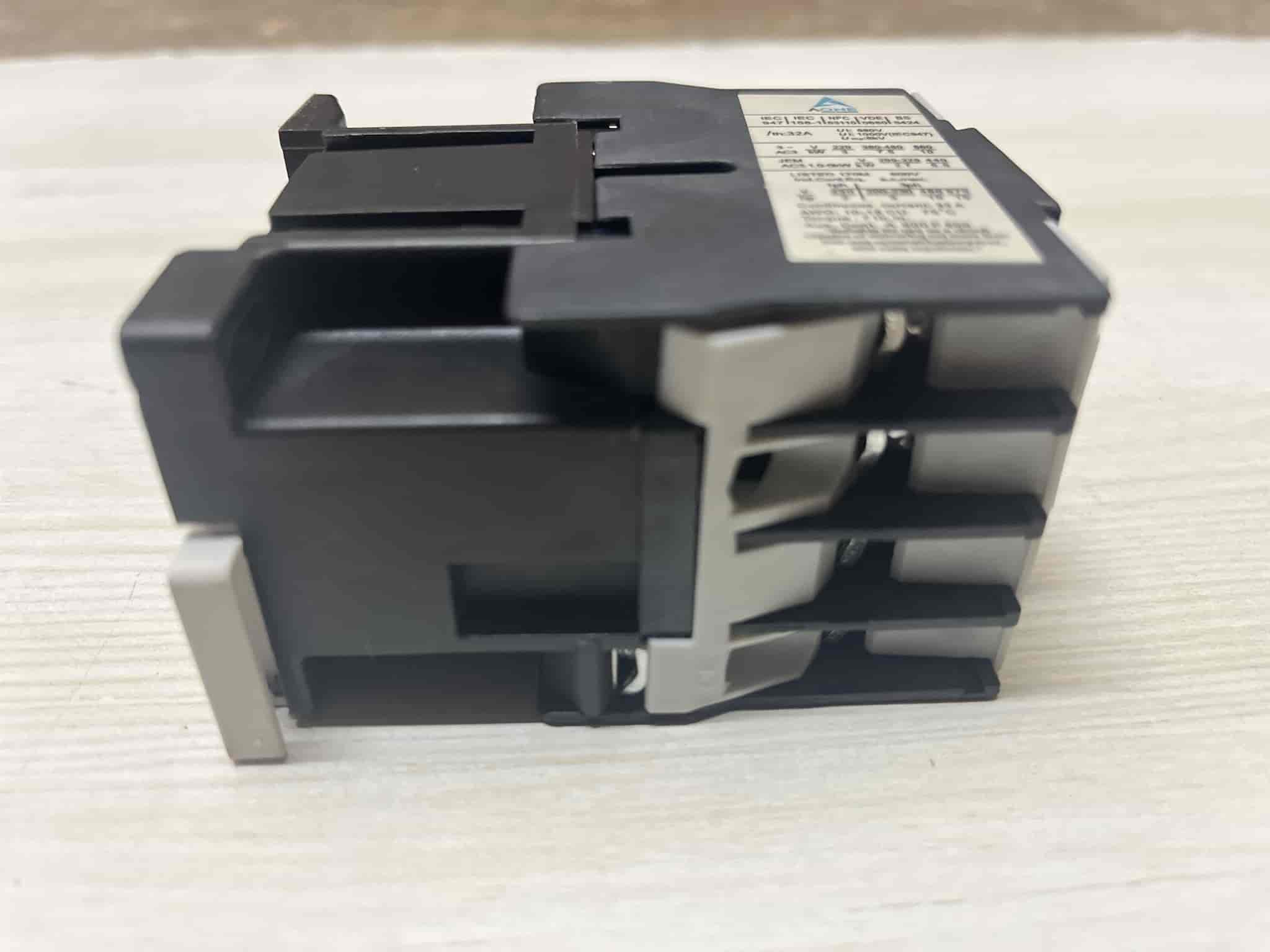 Contactor 3pole AONE LC1D1810M7 GreenBox220v